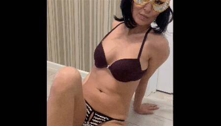 You can't Resist this Chocolate Ass and Gift