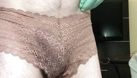 I cum hard in lace boy shorts ????