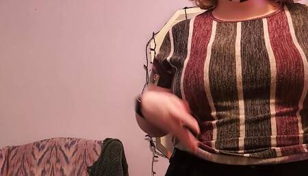 Hucowbella Strip Tease