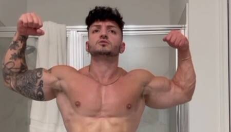Muscle Hunk Reveals His Monster Cock