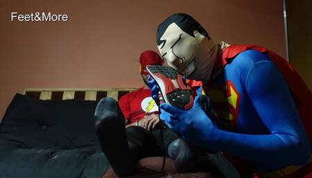 Superman vs Flash - sniffing time