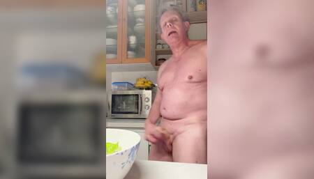 Seasoning my sslad with cum