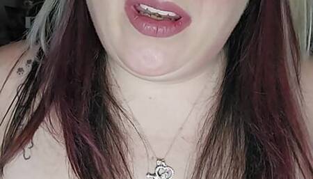 Beautiful milf plays with herself and cums hard with pleasure