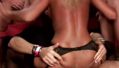 Cum Cum Gangbang Orgy - Horny Milf Ginger P1 - 40315