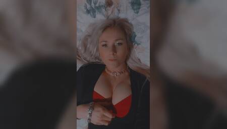 Watch me in my bed spreading my legs for you, I have been feeling so naughty!????