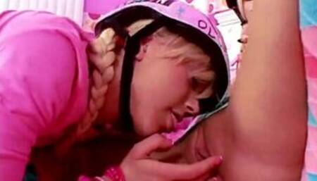 Blonde teens fingering each other