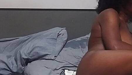 Sexy Black MILF Playing with Her Wand