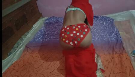 Porn dekh ke bhabhi se control nahi huwa chut se pesab nikal diya