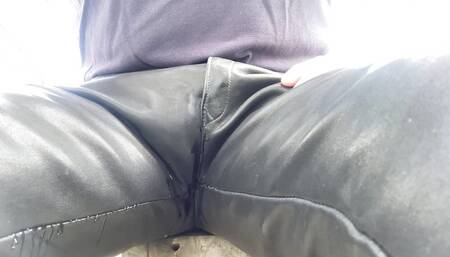 Pissing in knee breeches