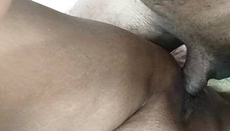 Sali ko uske Ghar me choda maza aagya,nandnirani sexy aurat hai