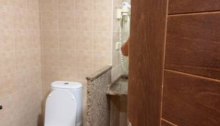 Spying for stepmom pee