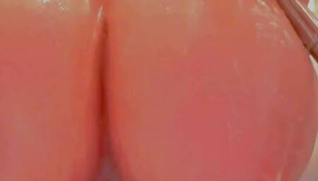 Hot bath with scrub Pink wants more rubbing in the pain