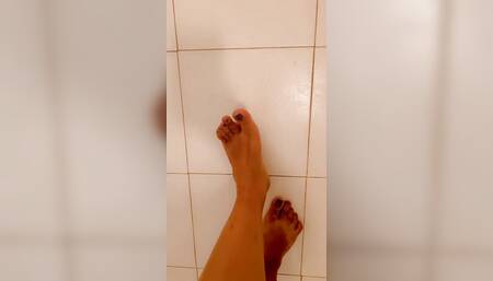 She's get fun with cream and shaving her legs