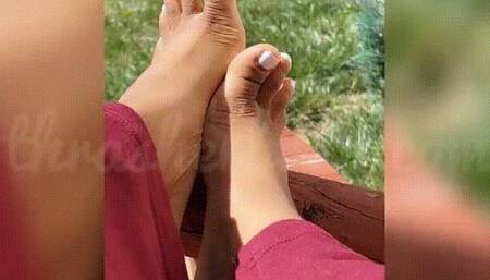 NO FACE JUST PRETTY FEET + A DISGUSTING TASK