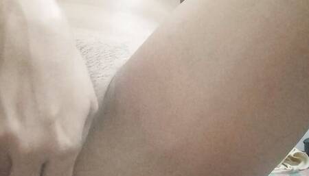 spread my pussy lips to show my pink hole close-up