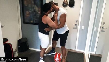 A Post-Football Fuck Is Exactly What Muscular Dudes Jason Vario & Mateo Zagal To Relax - BROMO