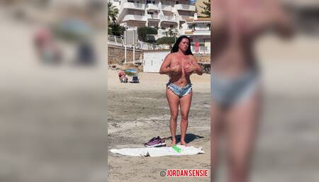 Ik voel dat ik bekeken word, maar word er stiekem toch ook geil van hihi ????????