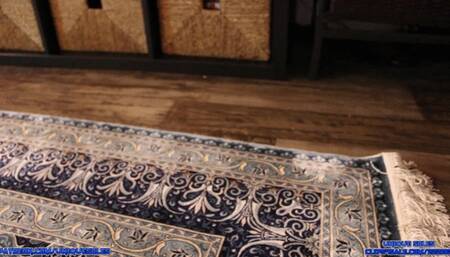 Mari Sexy Legs and Heels