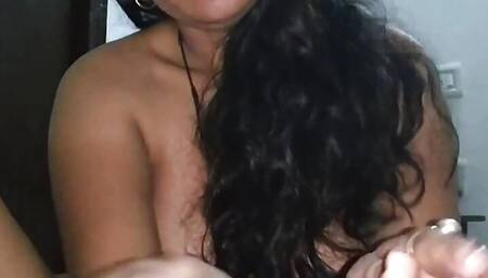 Pinki Bhabhi Ne Apne Devar Ka Lund Chus kar Pani Nikaal Diya Closeup night blowjob Devar Bhabhi Sex
