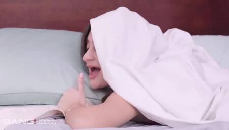 Mae Milano's Trick: She Seduces Her Friend's Boyfriend!