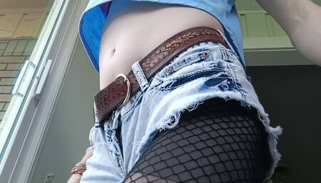 Berry pissing butt