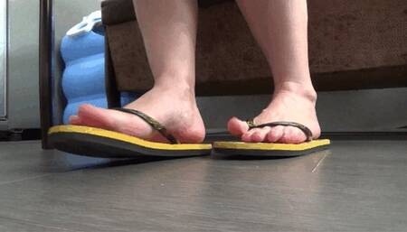 wiggle your toes in flip flops FLF