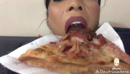 chewing a pizza with my mouth open see my uvula (SUBTITLED)