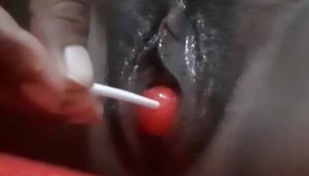 Arlen Hub moans and masturbates to a sweet treat