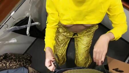 Risky Fuck and Blowjob in the Fitting Room of the Store