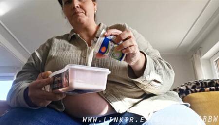 Greedy Ice and Whipped cream stuff (WMV)