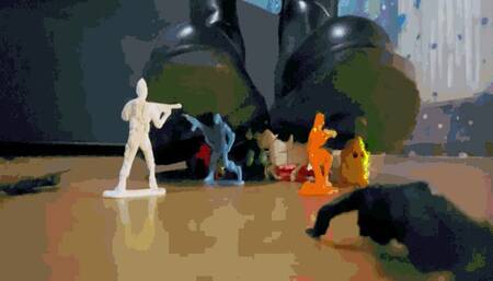 Jannet crushing little toySD