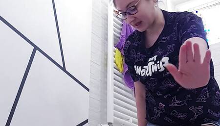 Solo girl secretly masturbating while visiting parents!!!