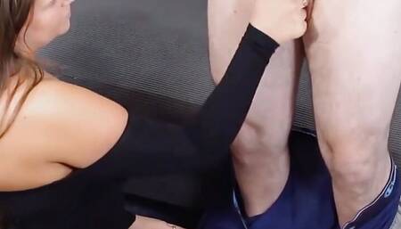 Can't get sexual satisfaction from his small dick