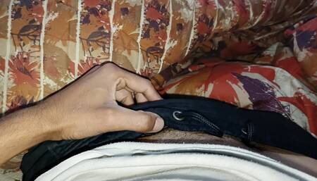 Desi chuck dekh kar muth mari
