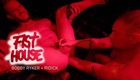 Turning Ridick's cunt inside out with some good deep ffist ffucking at STUDFIST