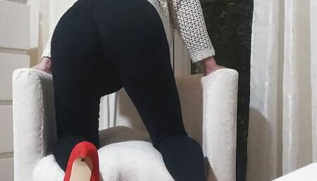 I wear leggings and heels to welcome the pizza guy