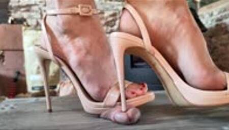 Inhuman stiletto trample -Rosanna-