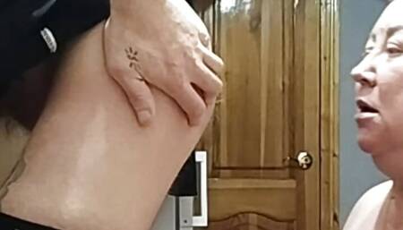 my friend sucks my dick for a long time, licks my ass and takes cum on her face