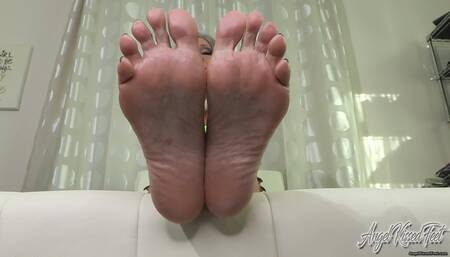 Barefoot Jerk Off Session (MP4-HD 720p)