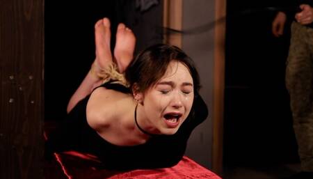 Blows to tears: Brave Sarah can still stand it! (FHD)