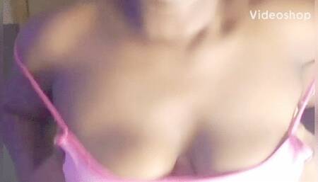 Igbo Omo Actress’ Jerks Up Boobies In Pink Singlet Up Close