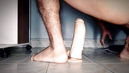 I pissed with so much pleasure, look how this dildo enters me until I cum