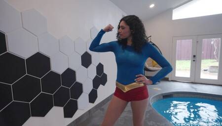 Bella Luxx - Super Heroine Swim