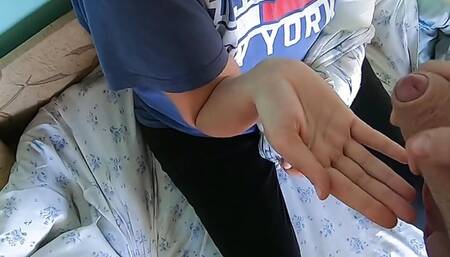 Blindfolded blowjob with cum clean up from her hand