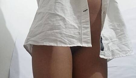 Indian Desi bhabi hairy pussy showing big ass