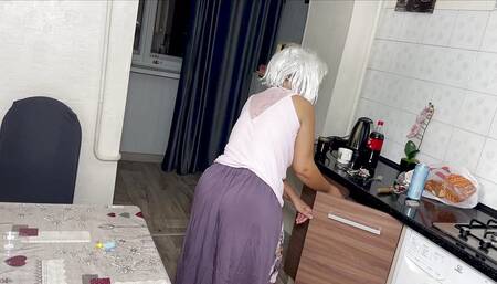 Stepmom's big ass needs a dick in anal