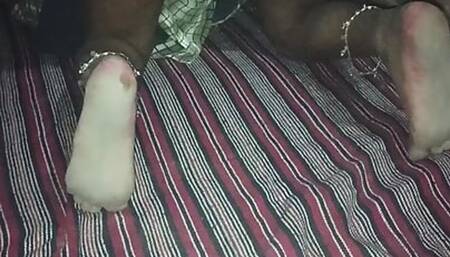 Hot bhabhi ke sath raat main ki jordar chudai hindi audeo
