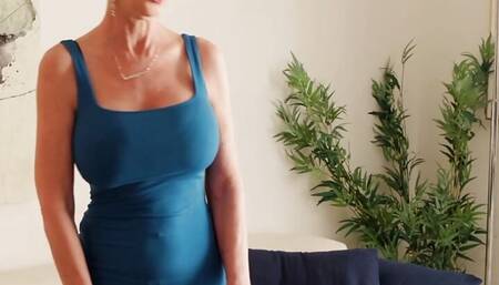 Big tits, long legs, a tiny waist and a fine pussy.