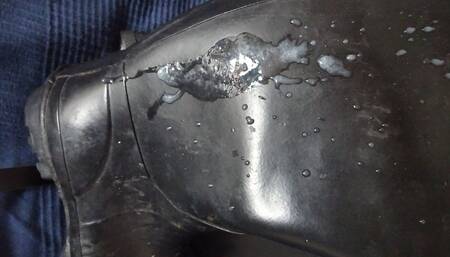 perv rubbercoat Bessy 20th style drink piss swallow cum