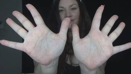 Worship Every Inch Of My Big Beautiful Hands (MP4) ~ MissDias Playground